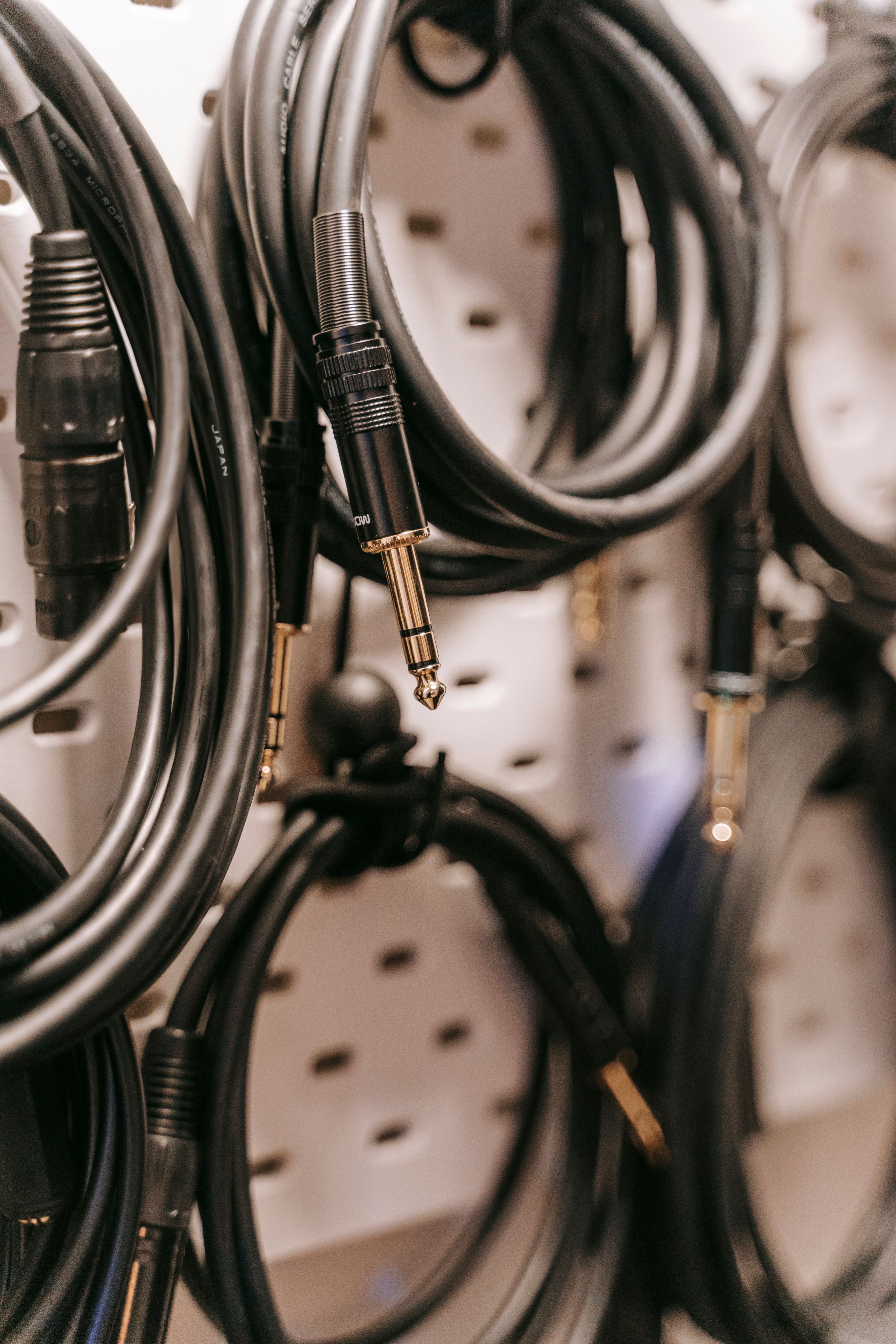 Studio Instrument Cable - angle 2